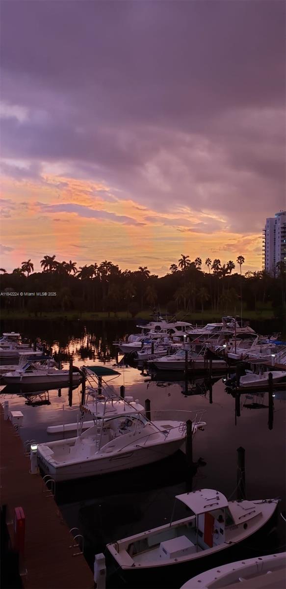 RIVER RUN CONDO PH I - Residential