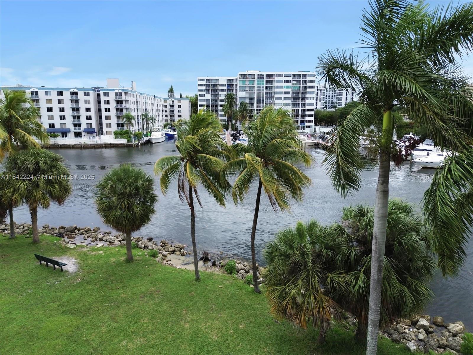 RIVER RUN CONDO PH I - Residential