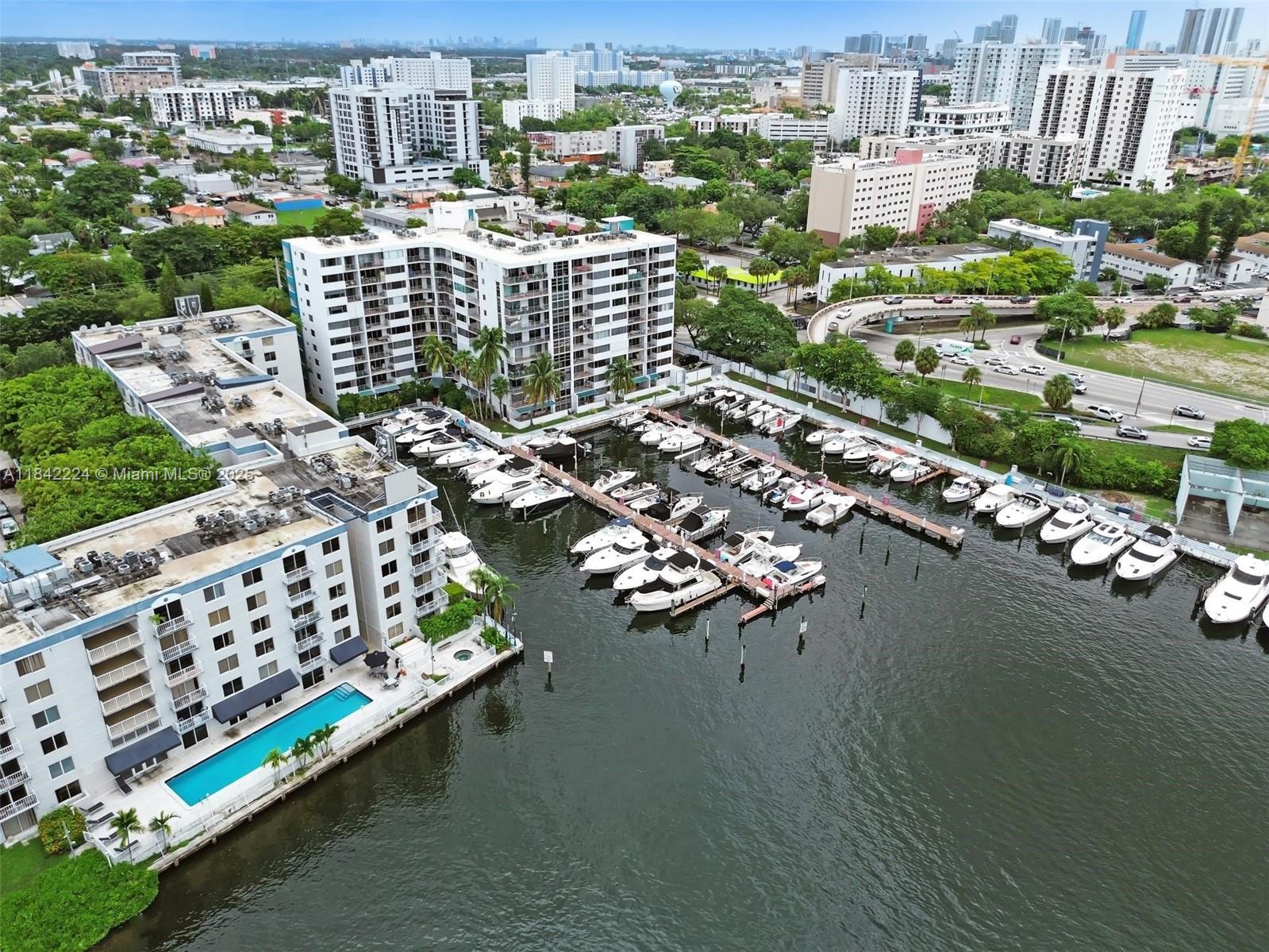 RIVER RUN CONDO PH I - Residential