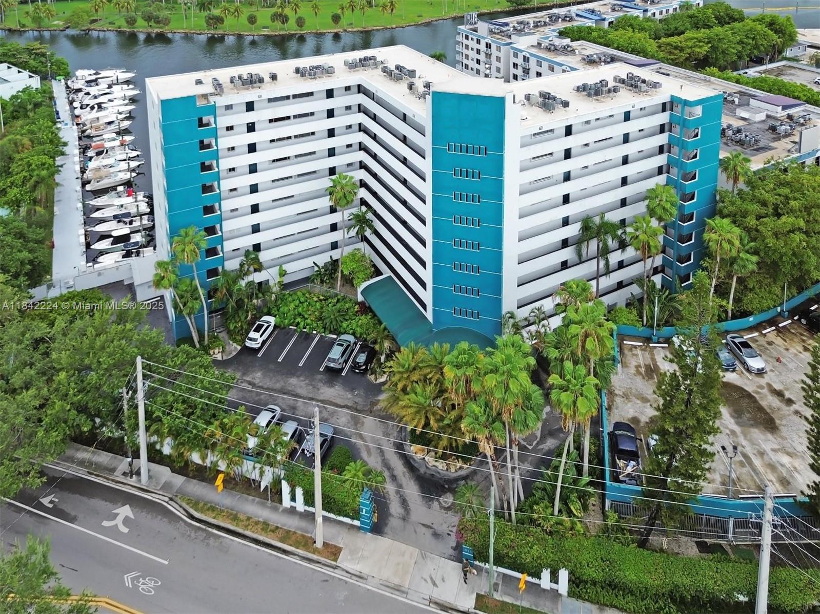 RIVER RUN CONDO PH I - Residential