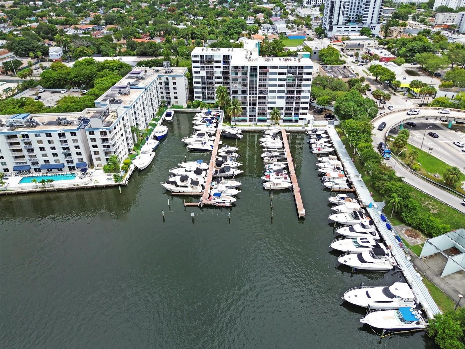 RIVER RUN CONDO PH I - Residential