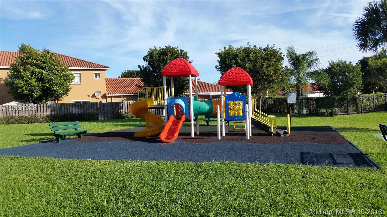 EUREKA PALM GARDEN - Residential