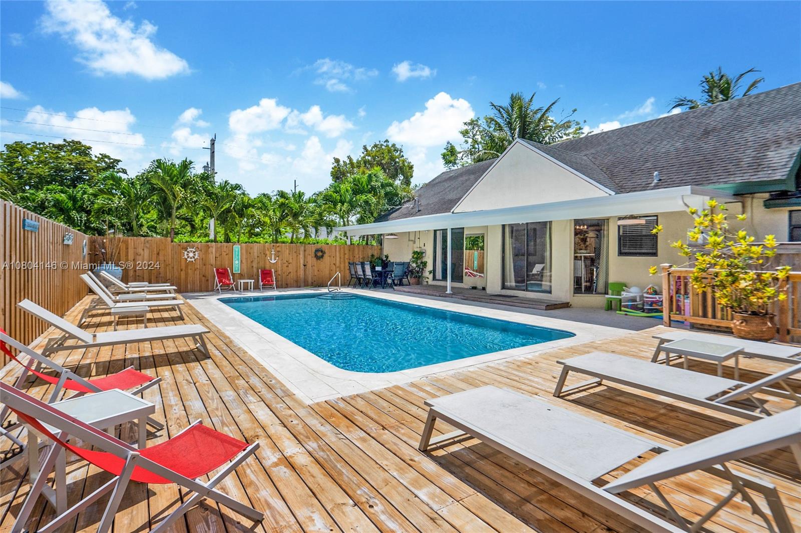 TOWN OF HALLANDALE - Residential Lease