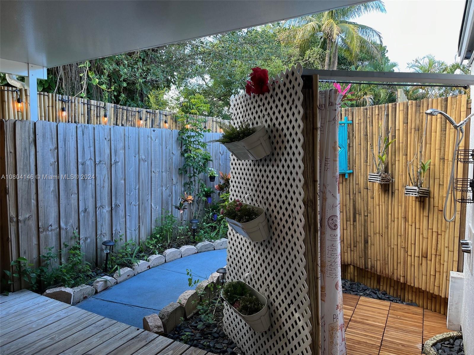 TOWN OF HALLANDALE - Residential Lease