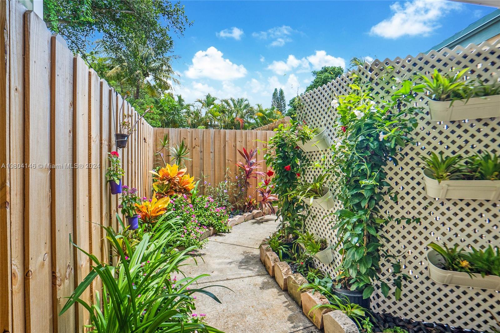 TOWN OF HALLANDALE - Residential Lease