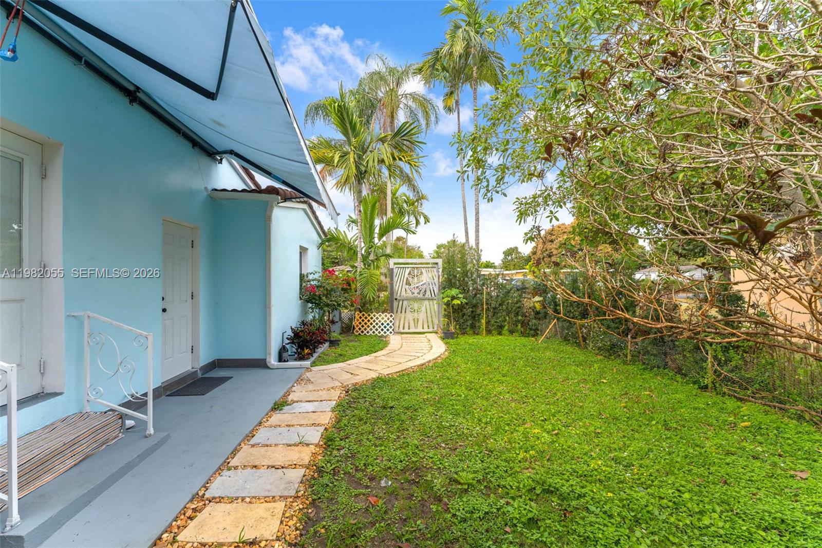 COUNTRY CLUB ESTS SEC 1 RE - Residential Lease