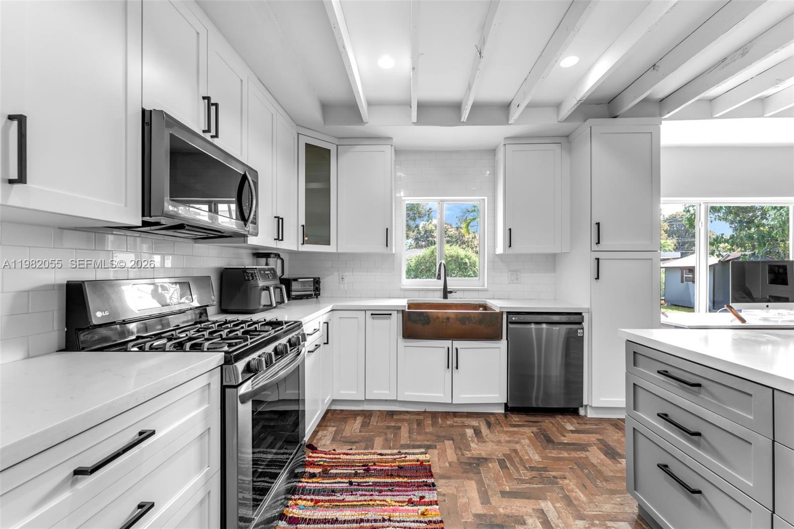 COUNTRY CLUB ESTS SEC 1 RE - Residential Lease