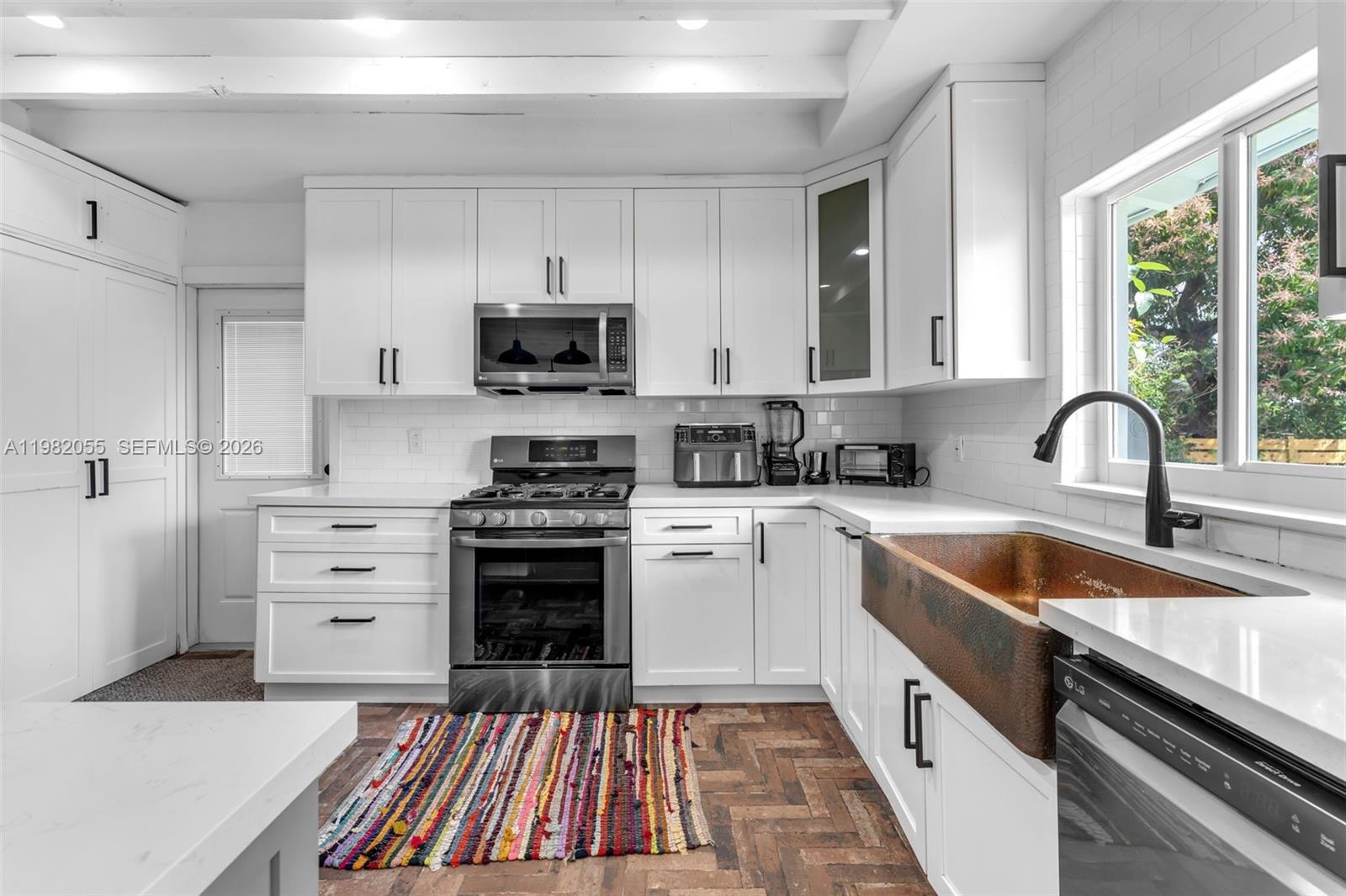 COUNTRY CLUB ESTS SEC 1 RE - Residential Lease