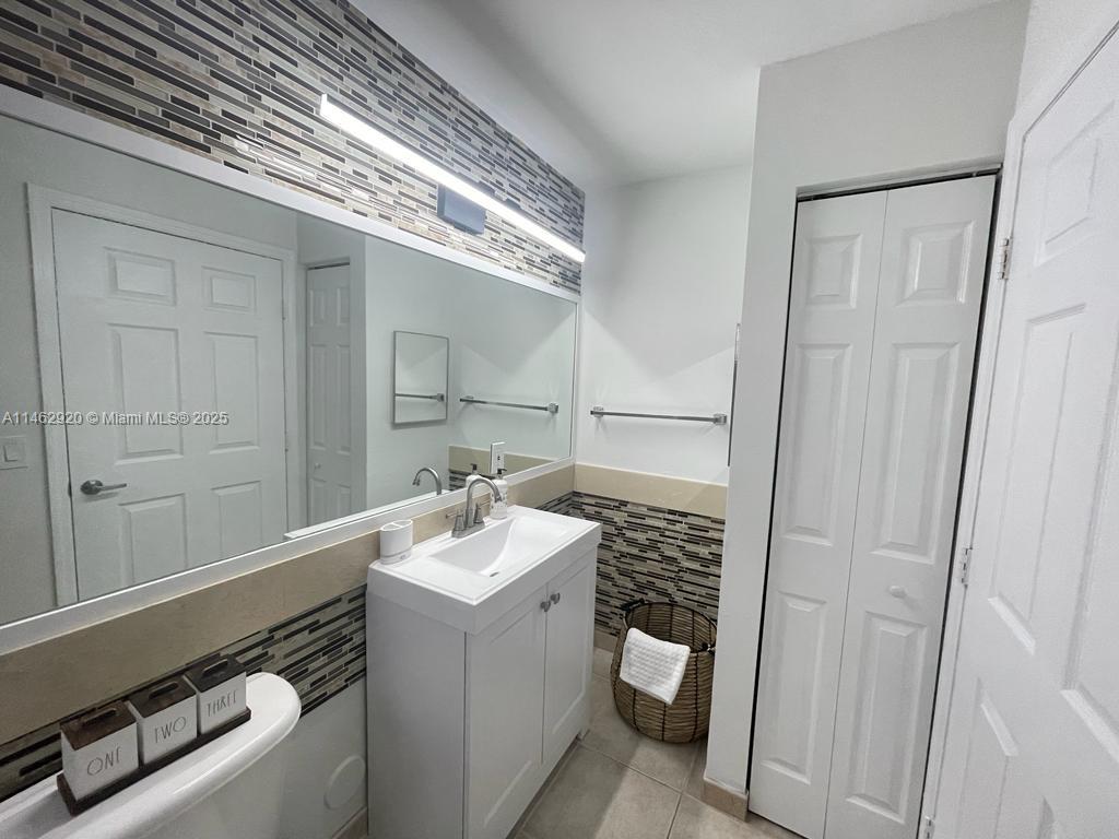 2080 OCEAN DRIVE CONDO - Residential Lease