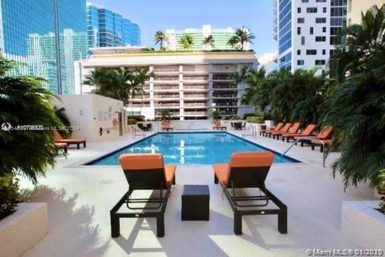 Impeccable 2 Beds / 2 Baths Split floor plan in exclusive Fortune House in the heart of trendy Brickell. Steps from Biscayne Bay, the new City Centre, and a host of fashionable cafes and restaurants. Nice Wood laminate flooring throughout, stainless steel appliances, bright white kitchen cabinets with granite countertops, remodeled bathrooms, and washer/dryer in unit. Fortune House offers Hotel Amenities. 24 Hour security service. FOB access to all entrances. BEAUTIFULLY LANDSCAPED POOL DECK & GYM, Valet, covered parking garage, fully equipped fitness center, tropical pool deck with cabanas and lounge bar, on-site restaurant at lobby. Wi-Fi and HD cable included.