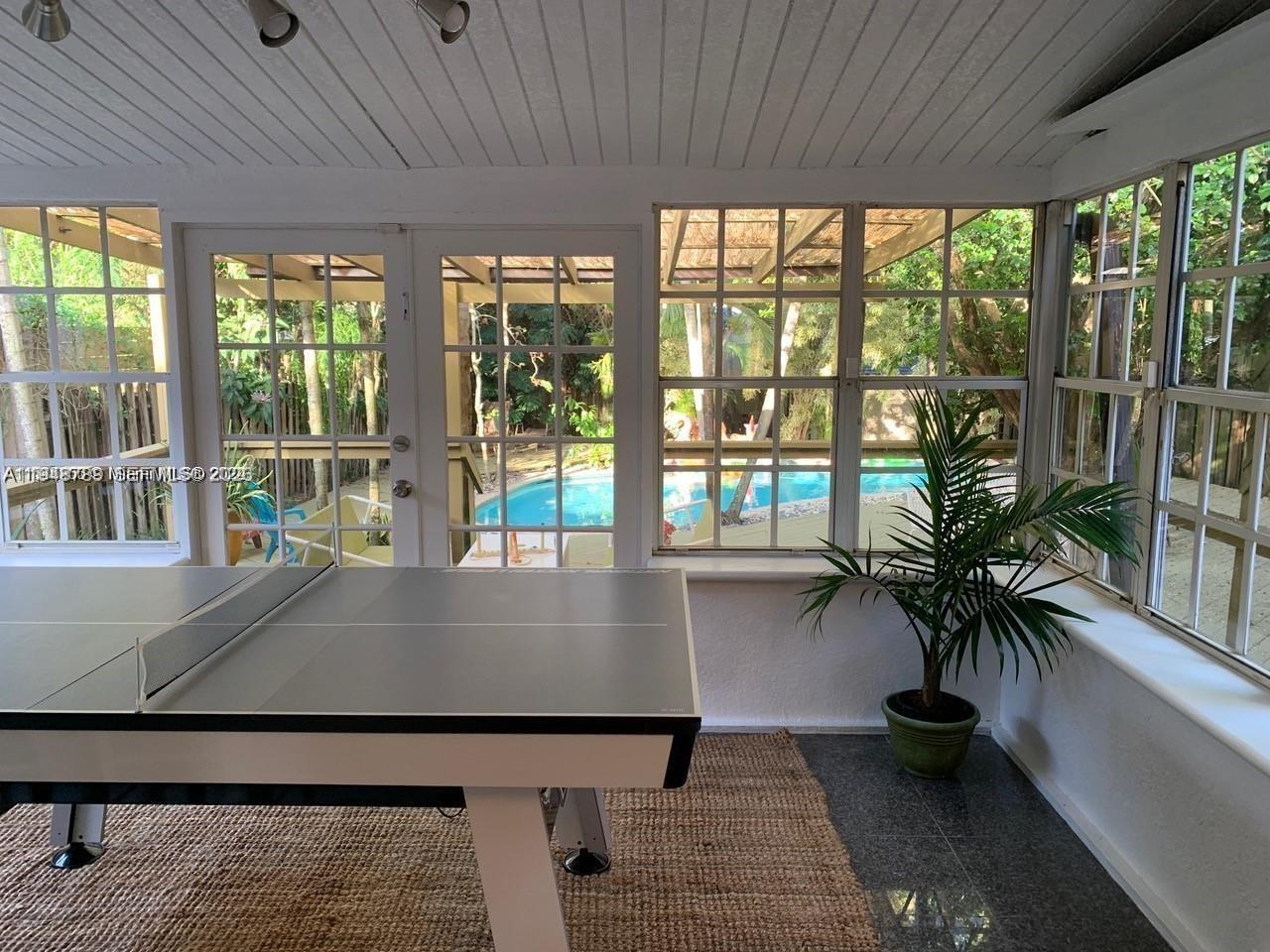 HOLLEMAN PARK - Residential