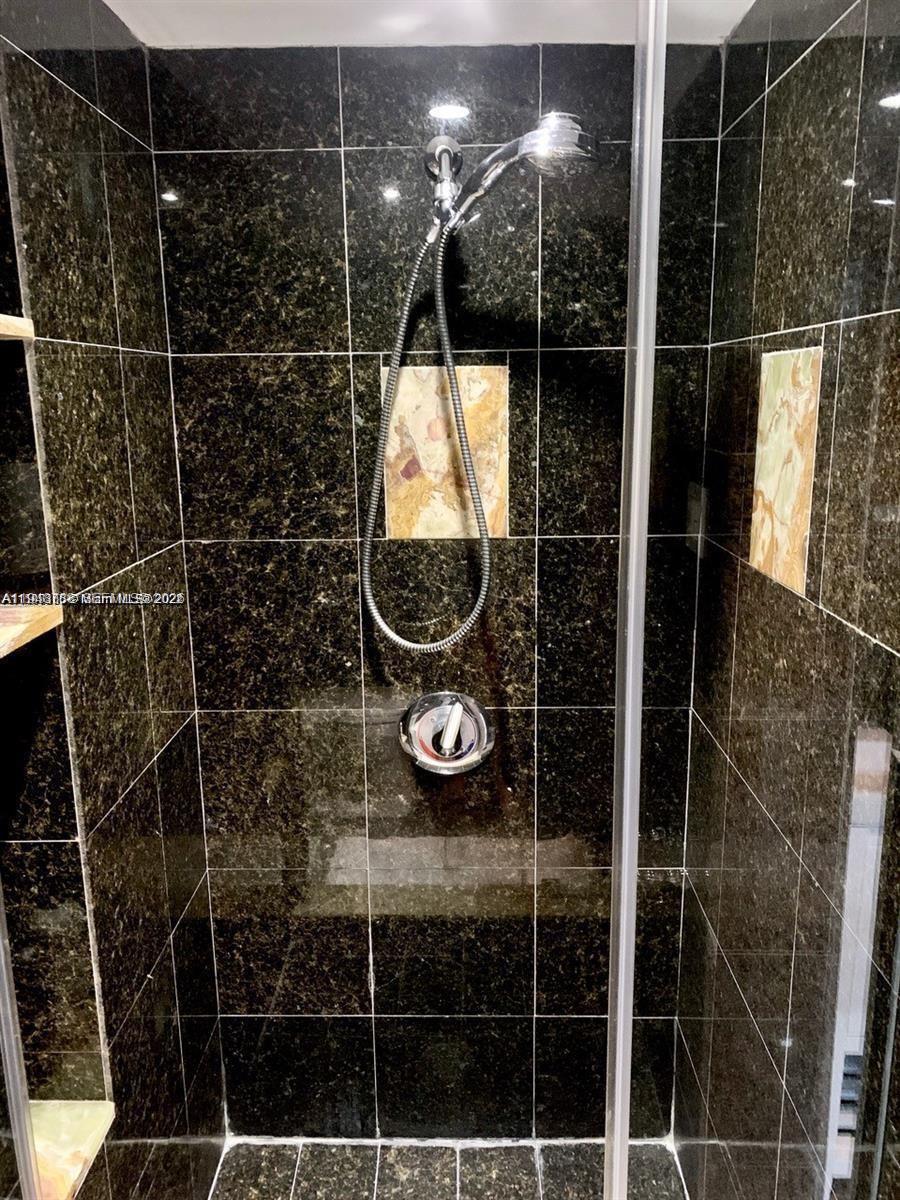 HOLLEMAN PARK - Residential