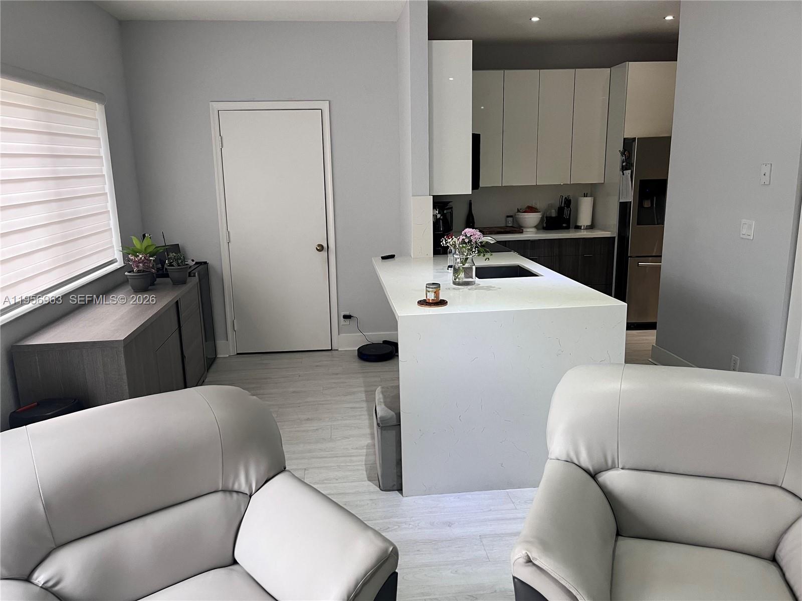 LAGO VISTA AT COCONUT CRE - Residential Lease