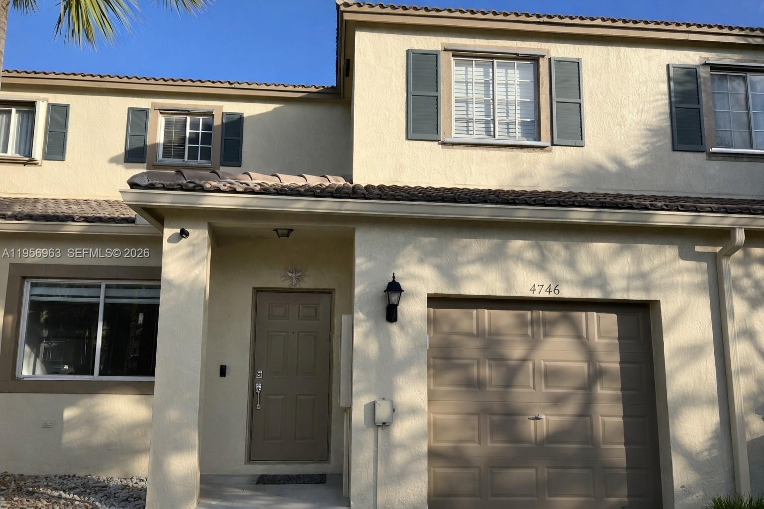 LAGO VISTA AT COCONUT CRE - Residential Lease