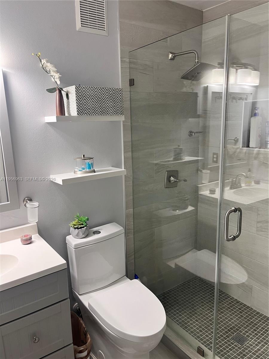 LAGO VISTA AT COCONUT CRE - Residential Lease