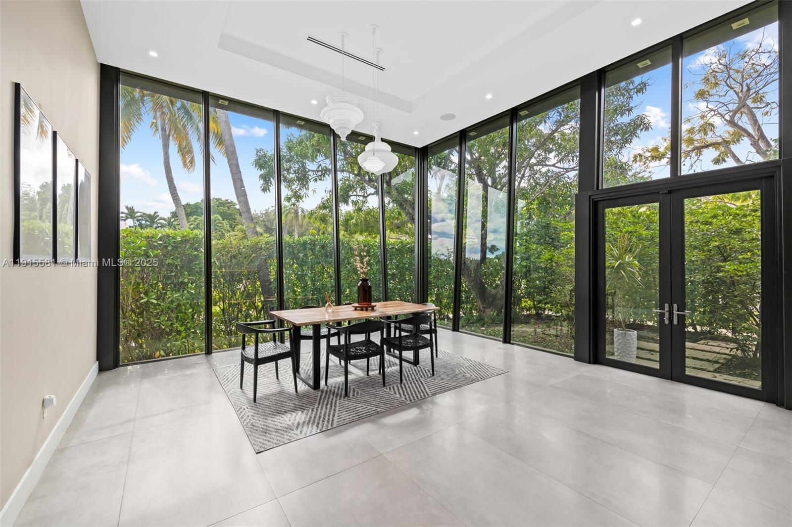 VICTORIA PARK CORR AMEN P - Residential