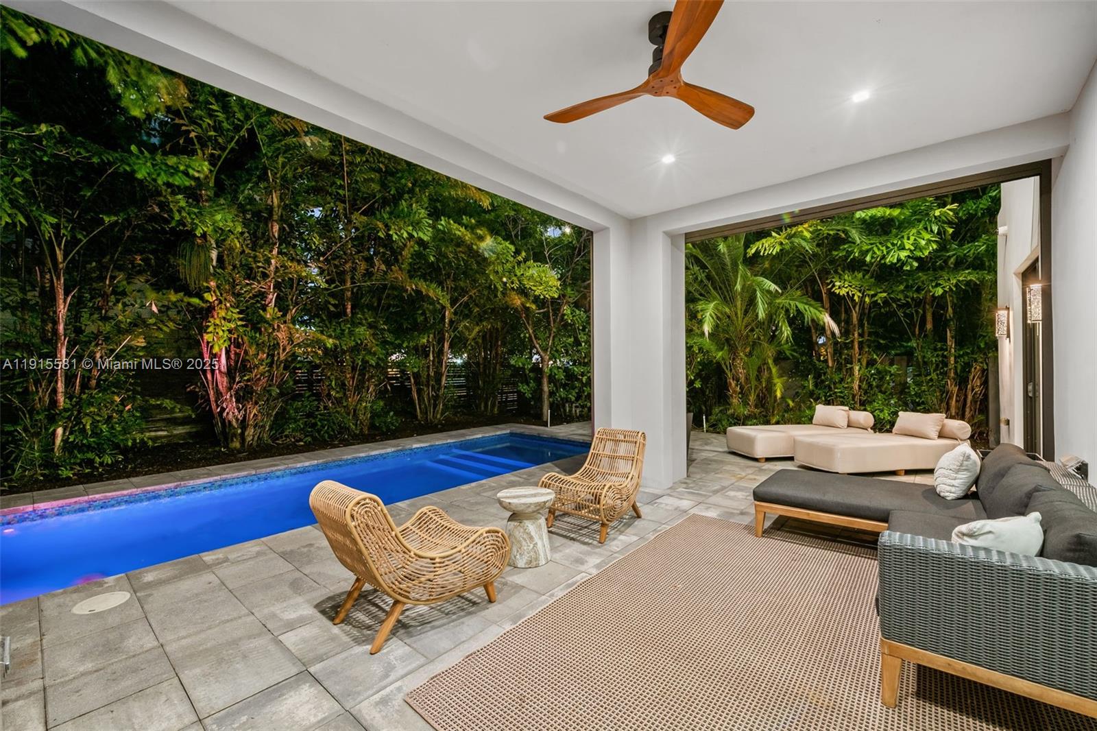 624 N Victoria Park Rd