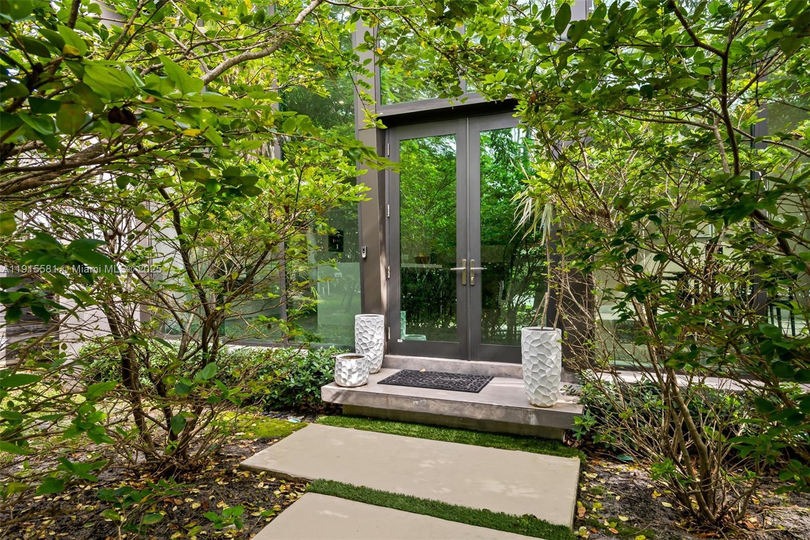 VICTORIA PARK CORR AMEN P - Residential