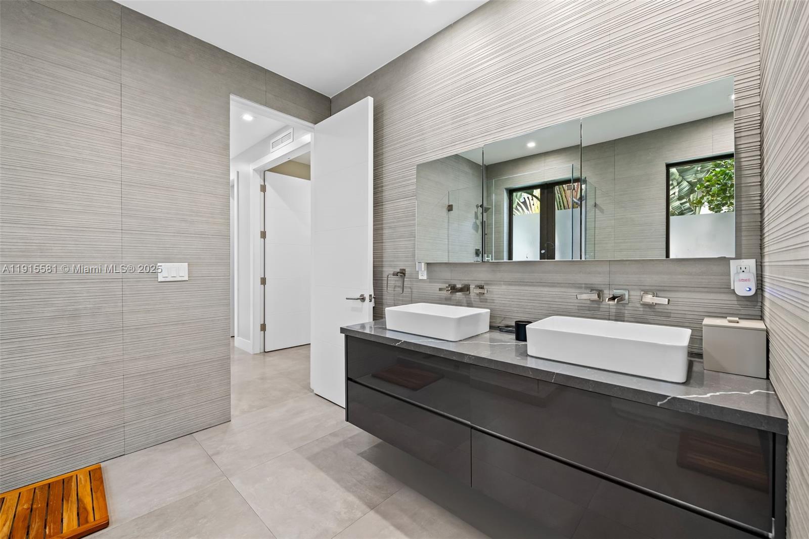 VICTORIA PARK CORR AMEN P - Residential