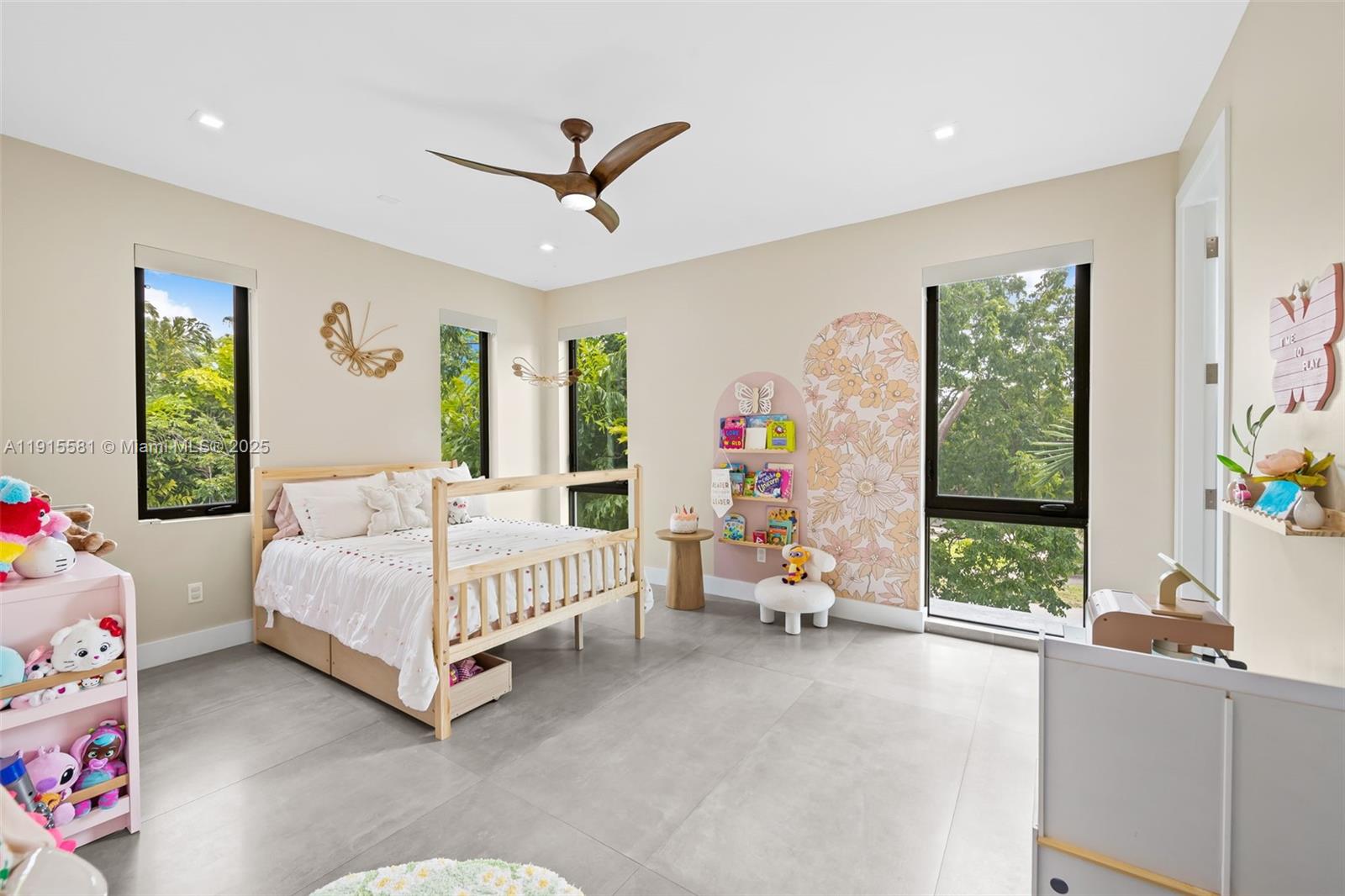 VICTORIA PARK CORR AMEN P - Residential