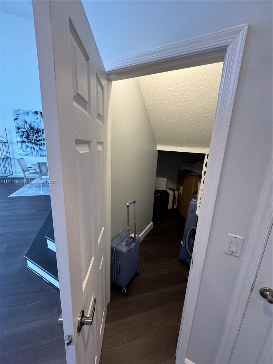 MIZNER POINTE OF BOCA VIA - Residential