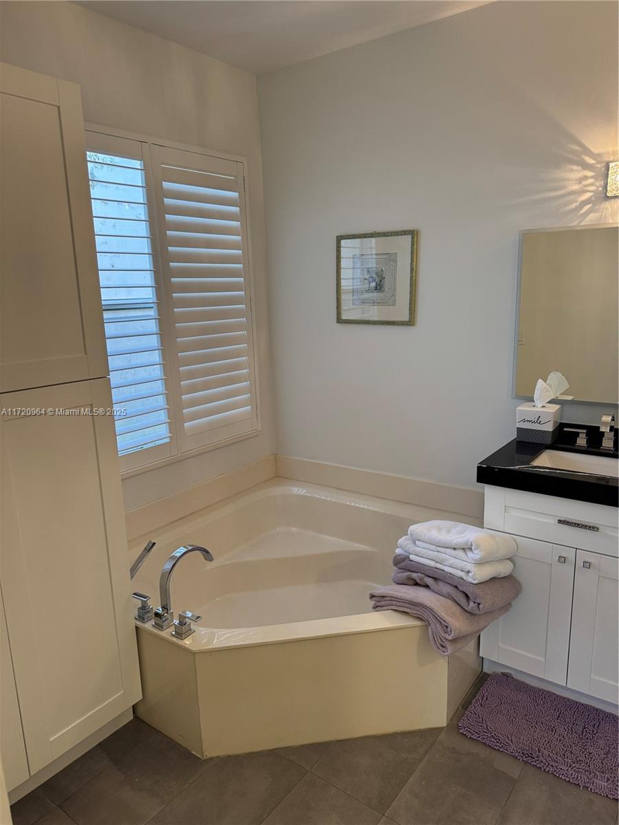 MIZNER POINTE OF BOCA VIA - Residential