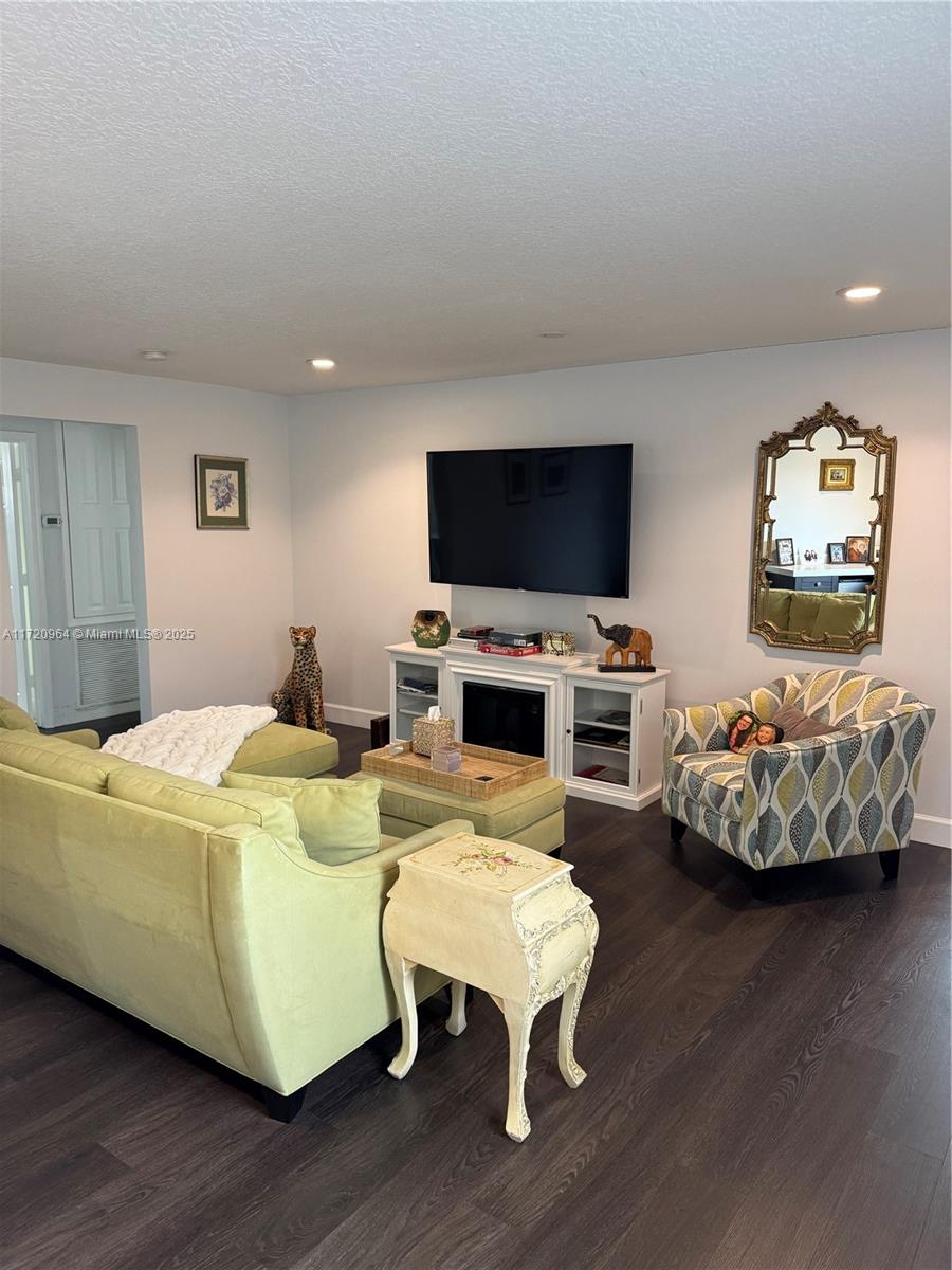 MIZNER POINTE OF BOCA VIA - Residential