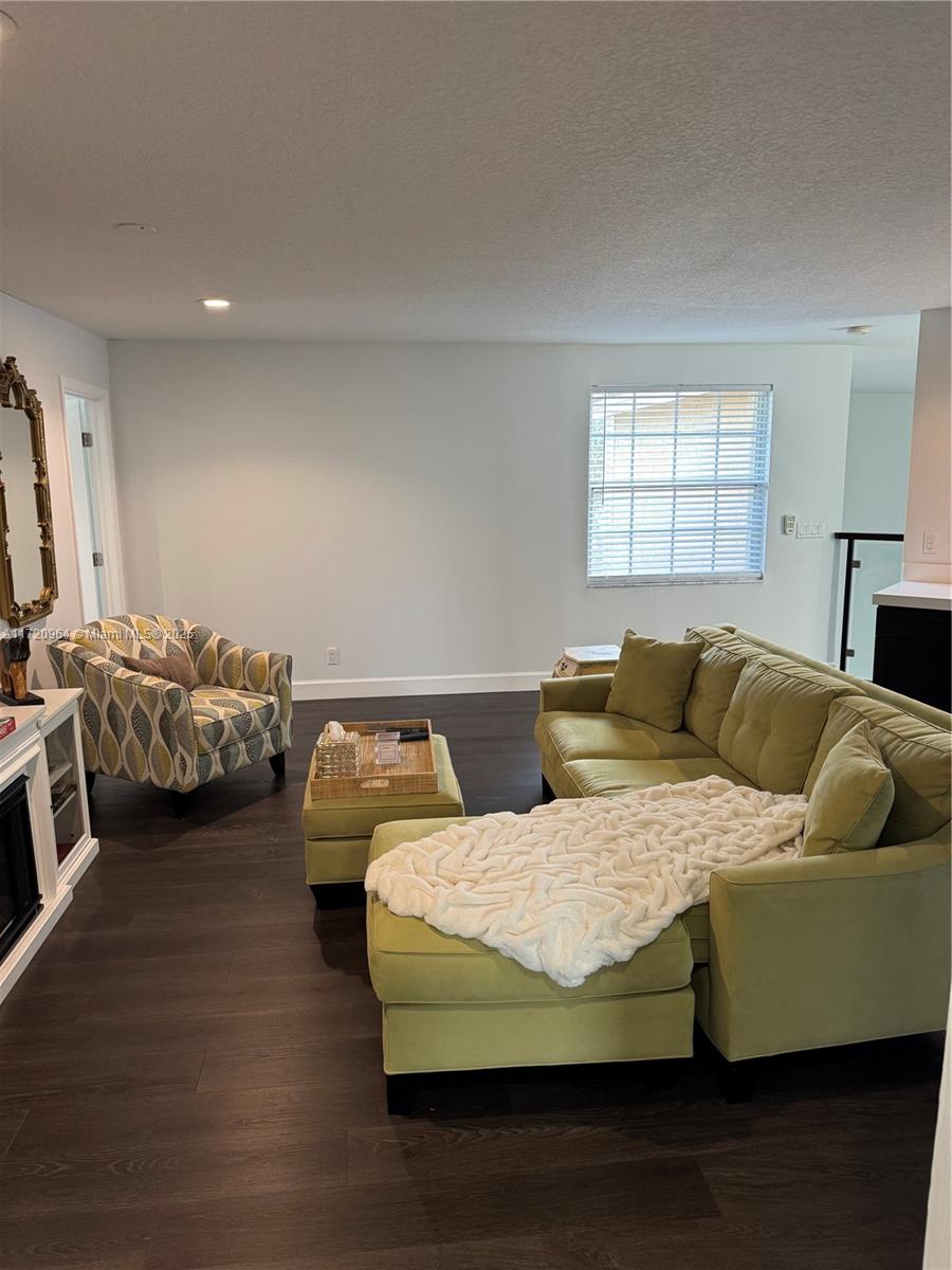 MIZNER POINTE OF BOCA VIA - Residential