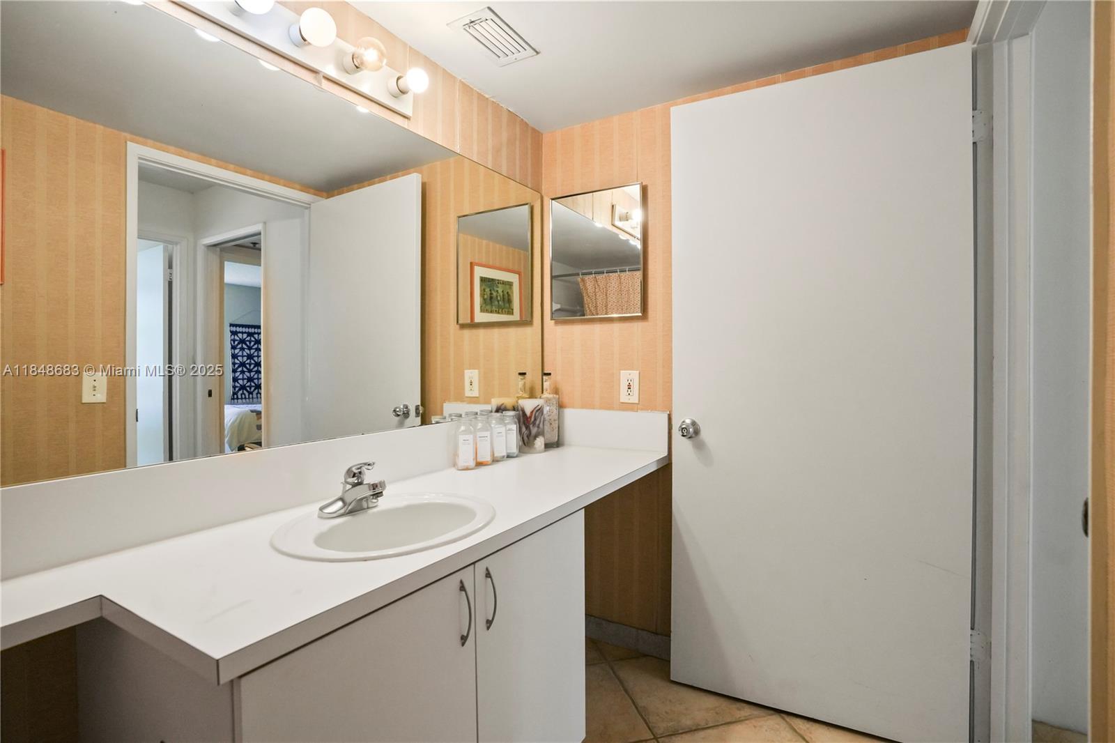 THE YACHT CLUB AT AVENTUR - Residential