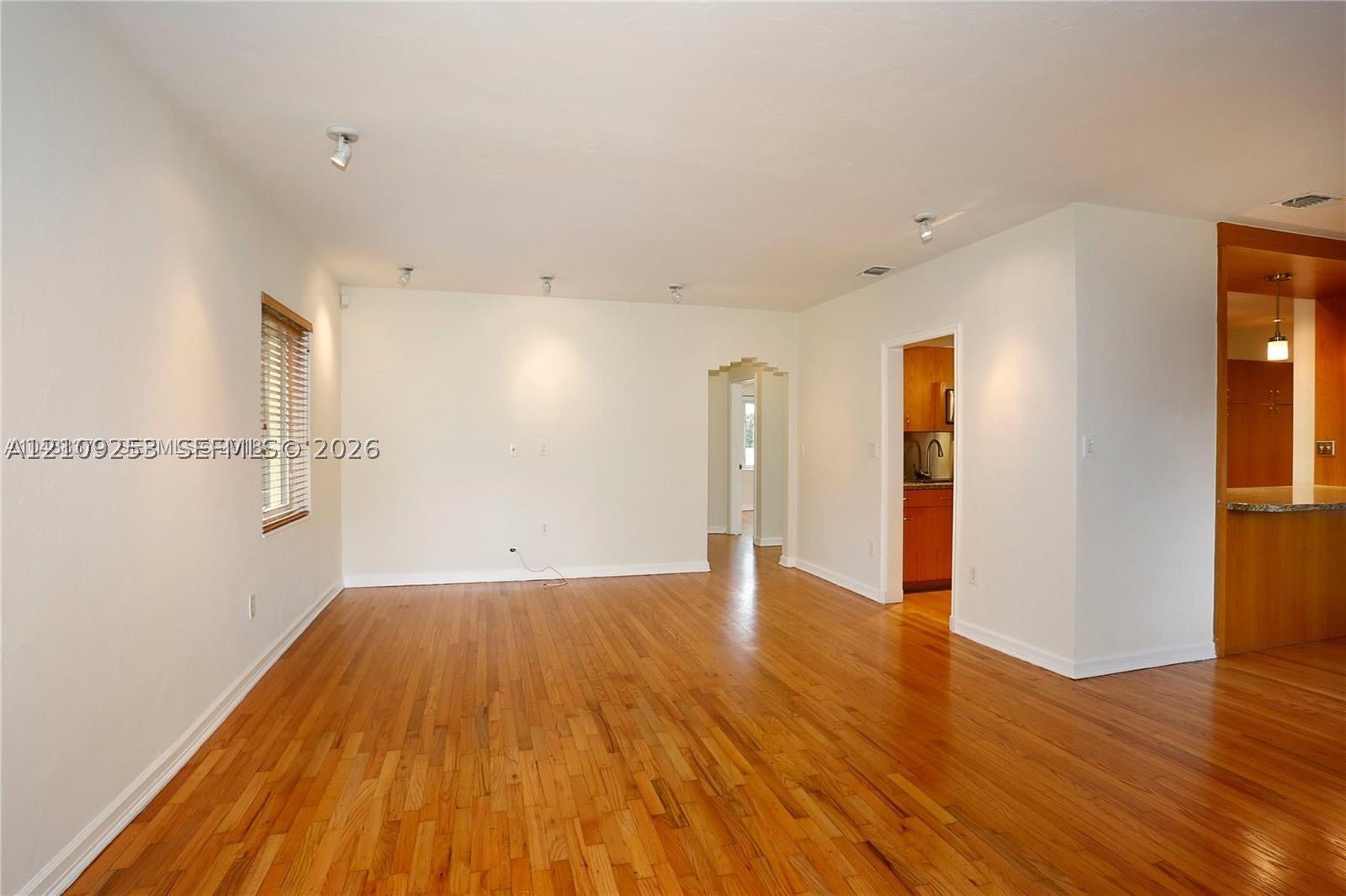 640 Zamora Ave
