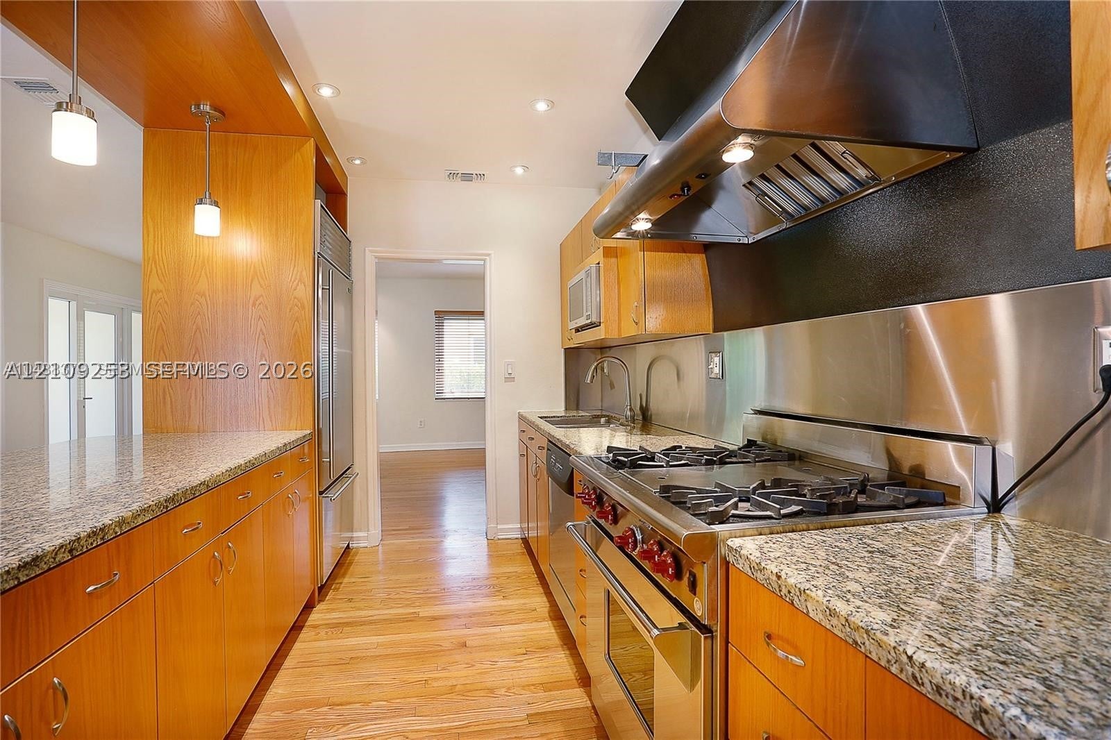 640 Zamora Ave