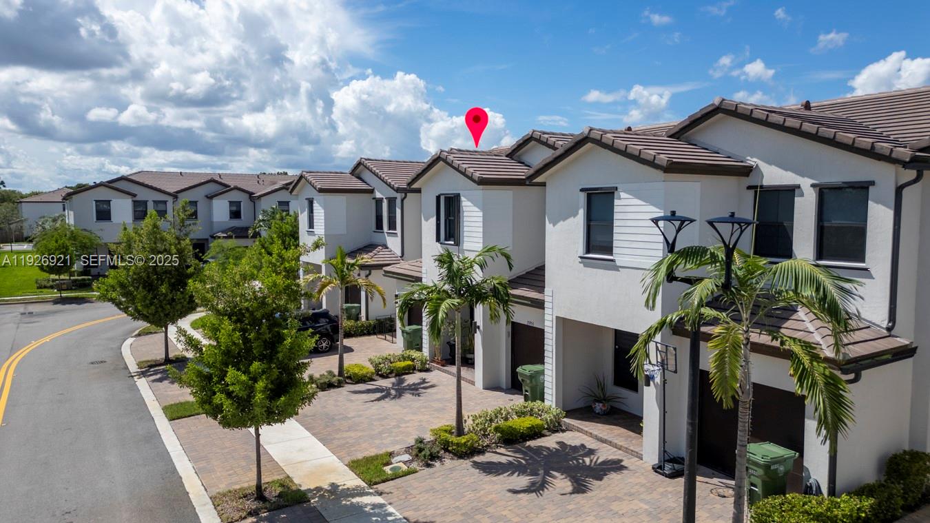 SUNSET PINES - Residential