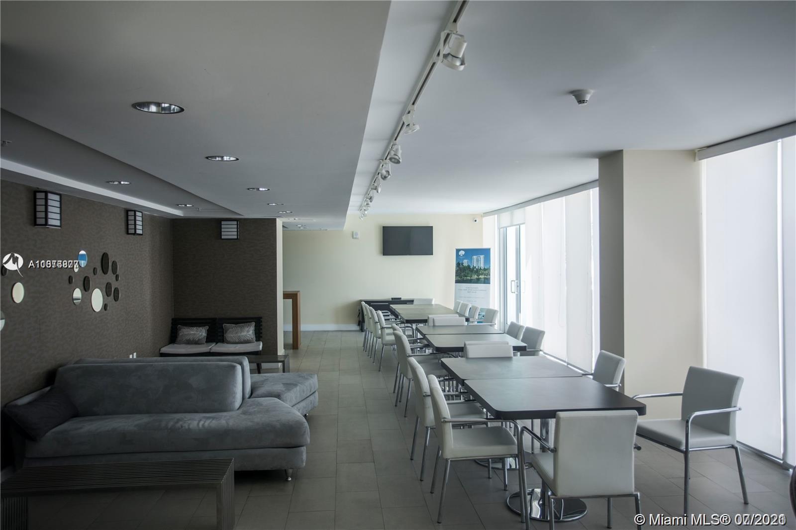 TERRAZAS RIVERPARK VILLAG - Residential Lease