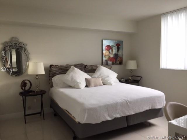 TERRAZAS RIVERPARK VILLAG - Residential Lease