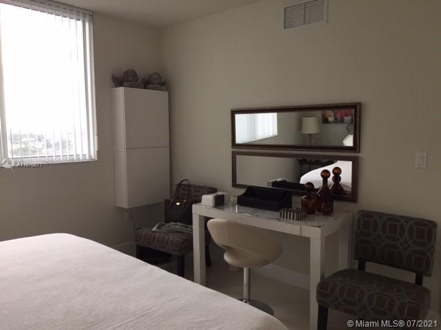 TERRAZAS RIVERPARK VILLAG - Residential Lease