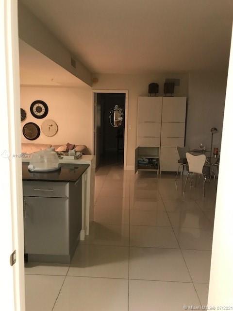 TERRAZAS RIVERPARK VILLAG - Residential Lease