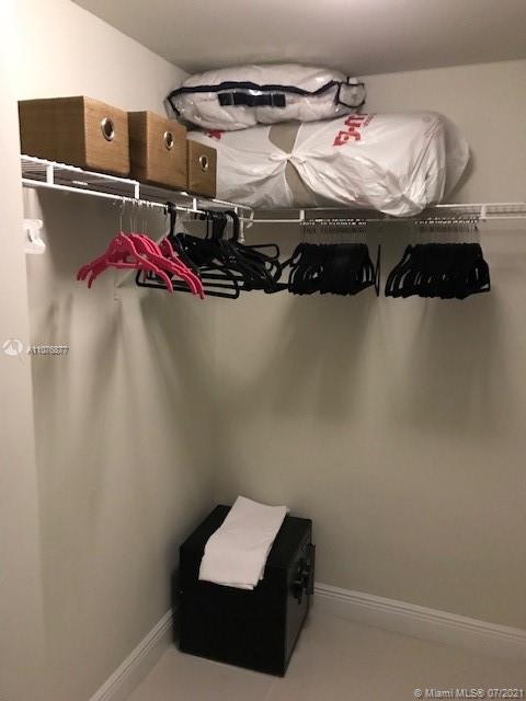 TERRAZAS RIVERPARK VILLAG - Residential Lease