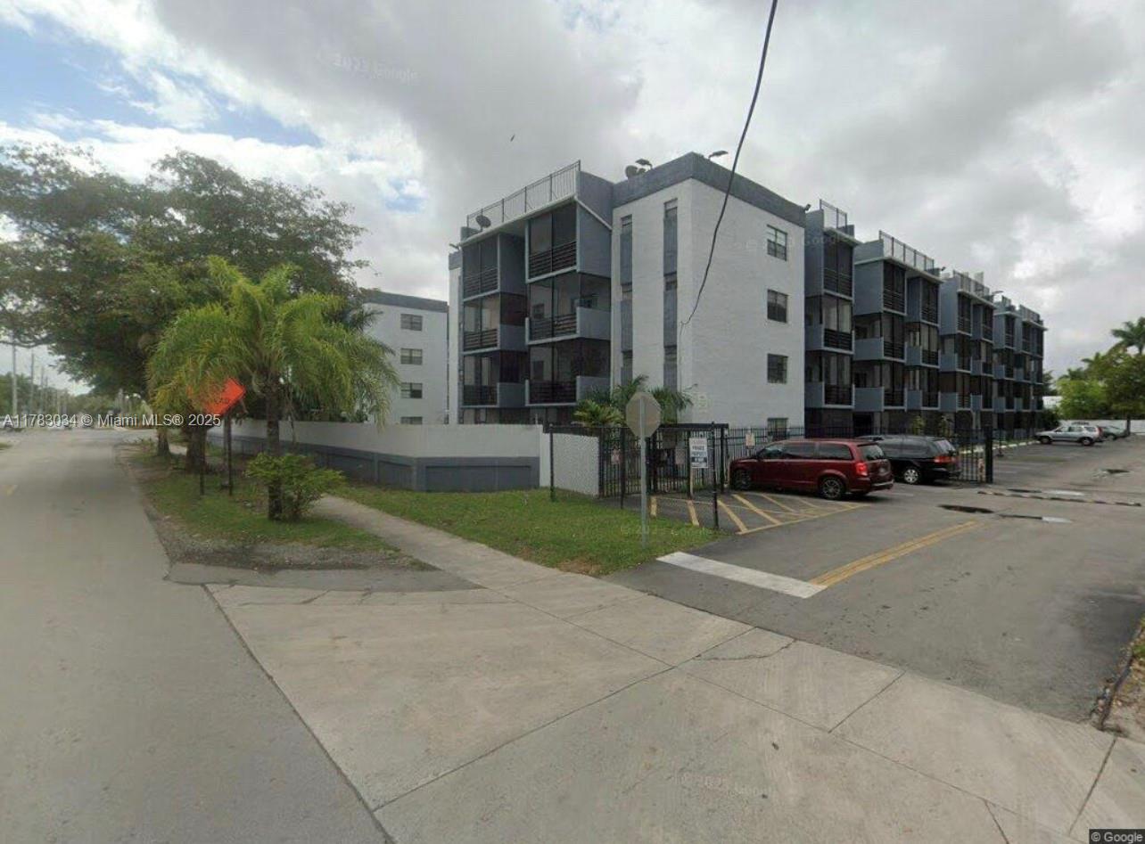 Property for Sale at 13500 Ne 3rd Ct 205, North Miami, Miami-Dade County, Florida - Bedrooms: 1 
Bathrooms: 2  - $160,000