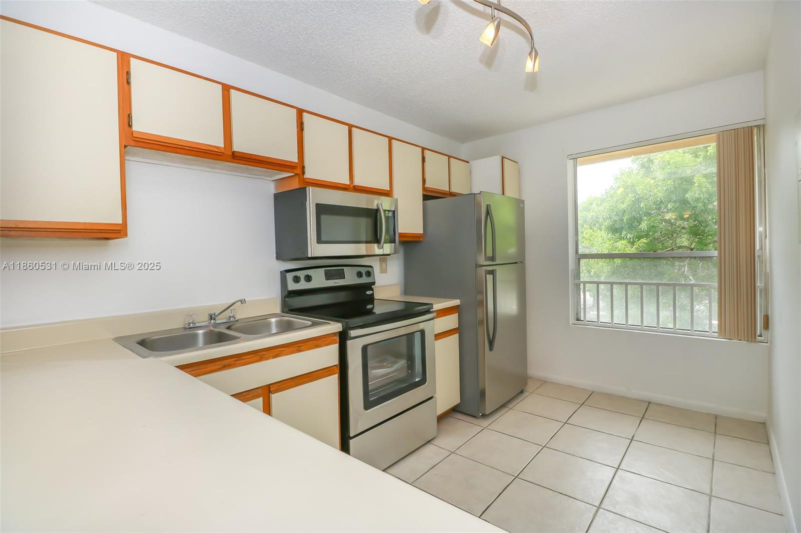 8051 SW 21st Ct 8051