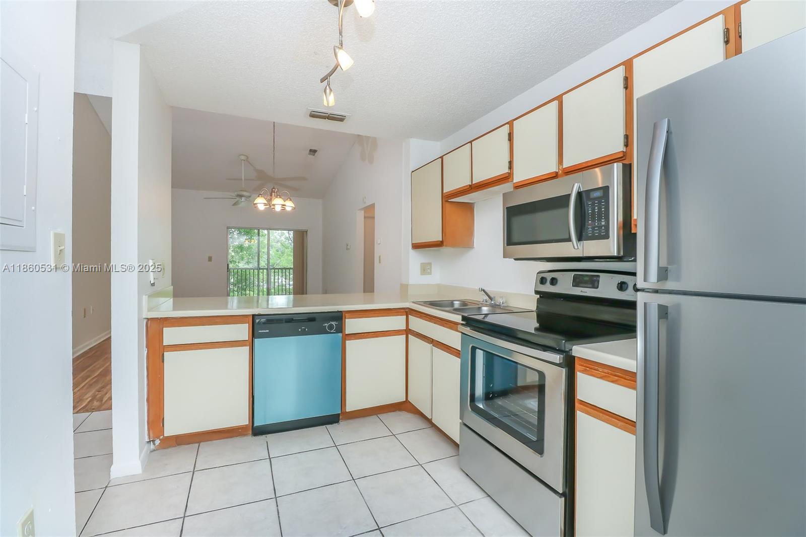 8051 SW 21st Ct 8051