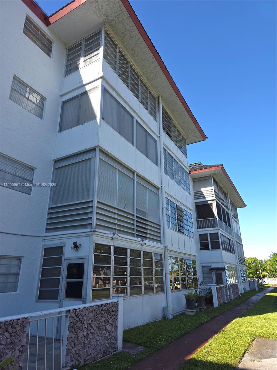 RUBY CONDO - Residential