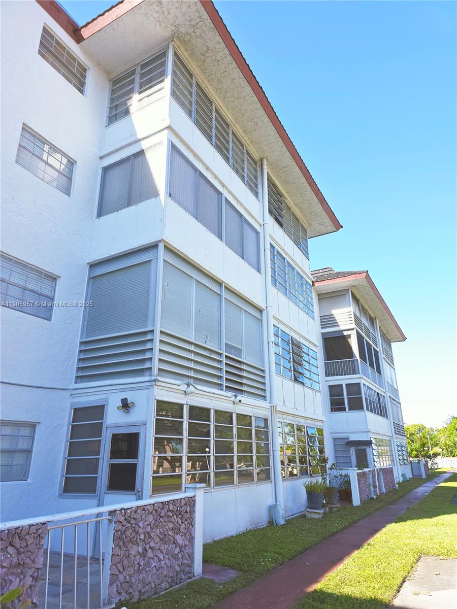 RUBY CONDO - Residential