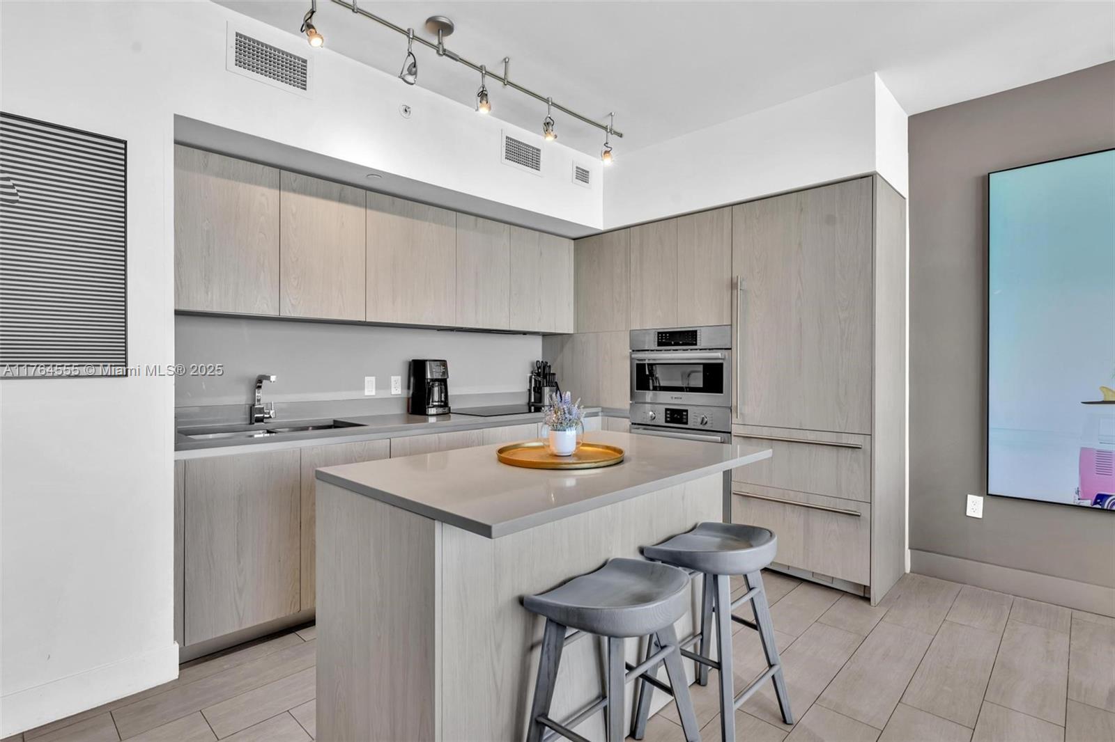 4010 SOUTH OCEAN CONDO - Residential