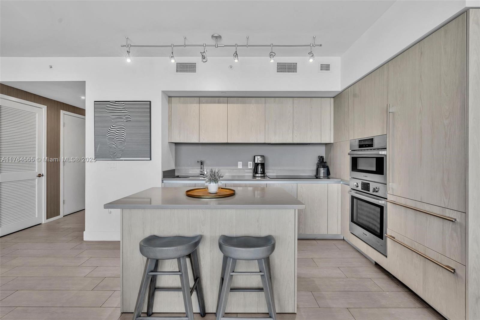 4010 SOUTH OCEAN CONDO - Residential