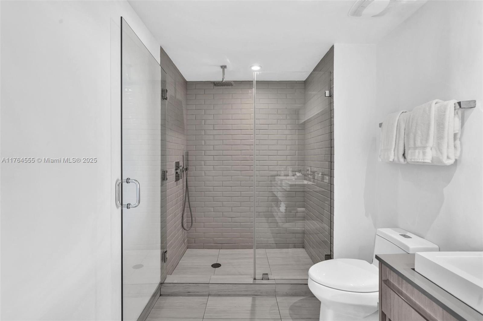 4010 SOUTH OCEAN CONDO - Residential