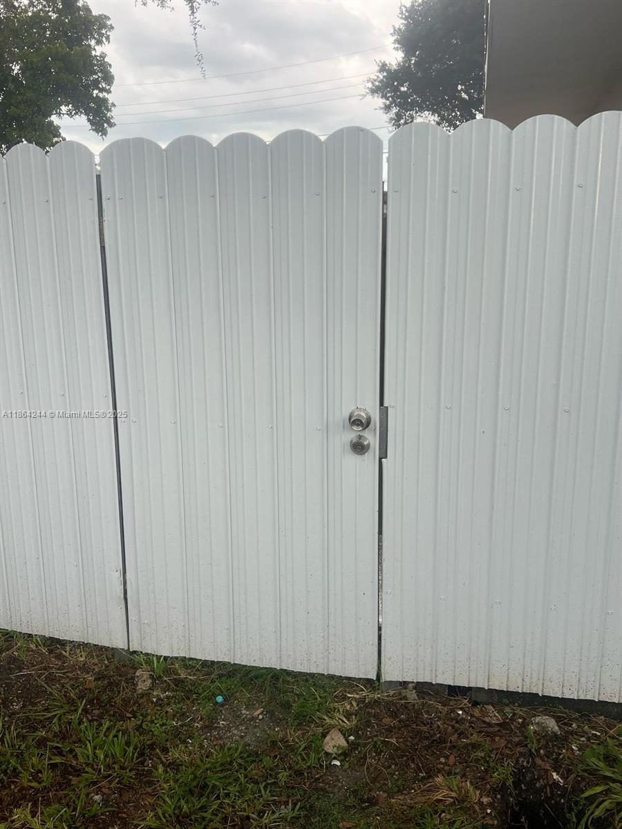 Efficiency apartment located in the heart of Miami, completely remodeled. Move-in ready, just two months, security/rent. Two people $1450 monthly.