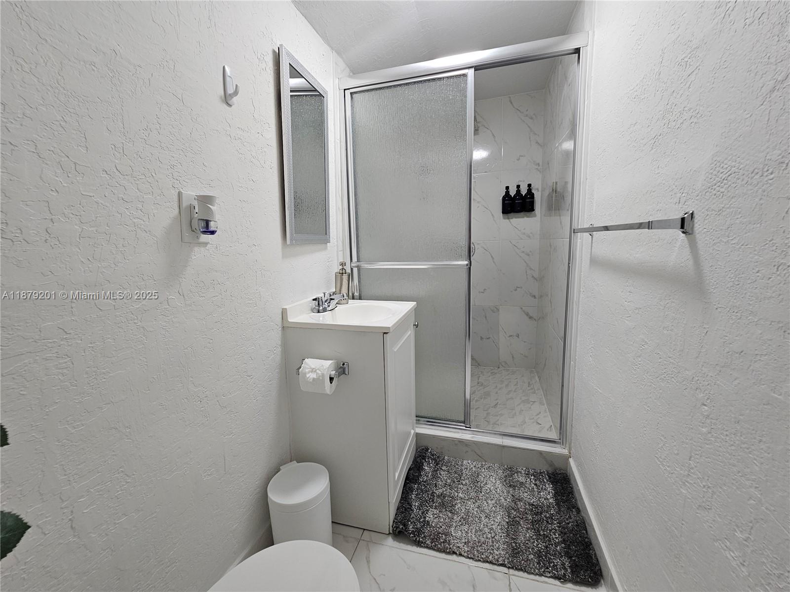 LAWRENCE ESTATES LAND COS - Residential Lease