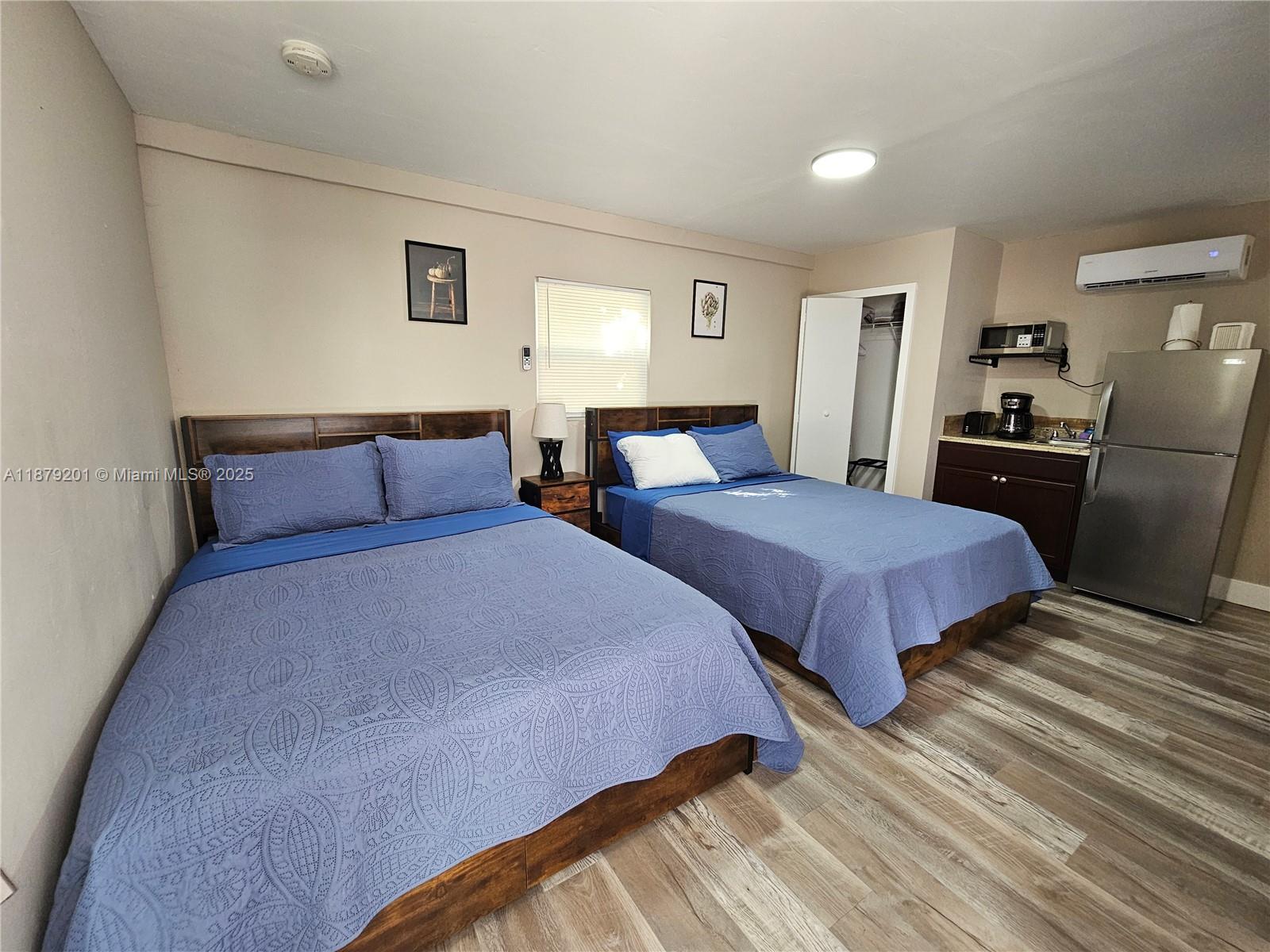 LAWRENCE ESTATES LAND COS - Residential Lease