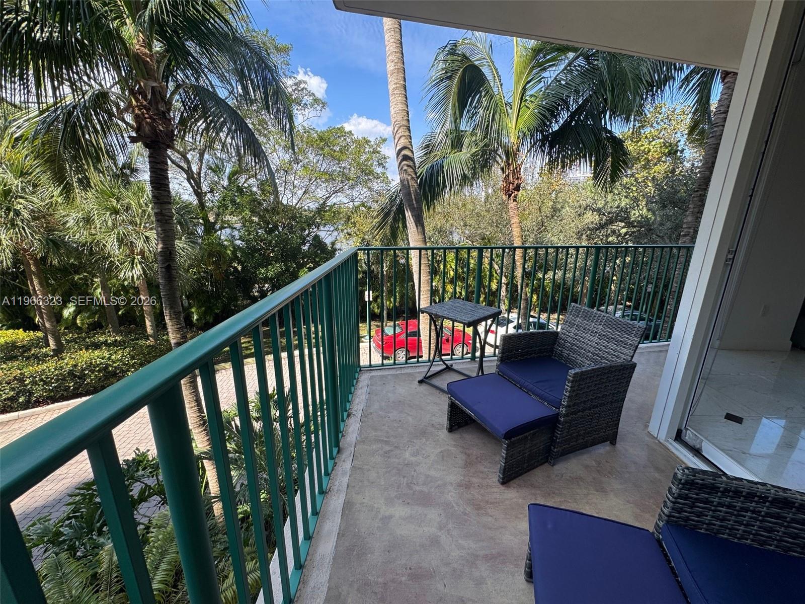 TURNBERRY VLG NO TOWER CO - Residential Lease