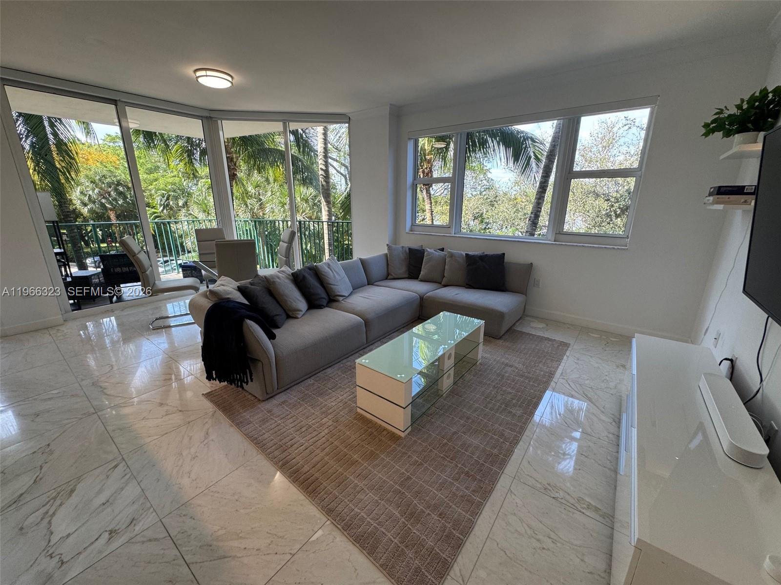 TURNBERRY VLG NO TOWER CO - Residential Lease